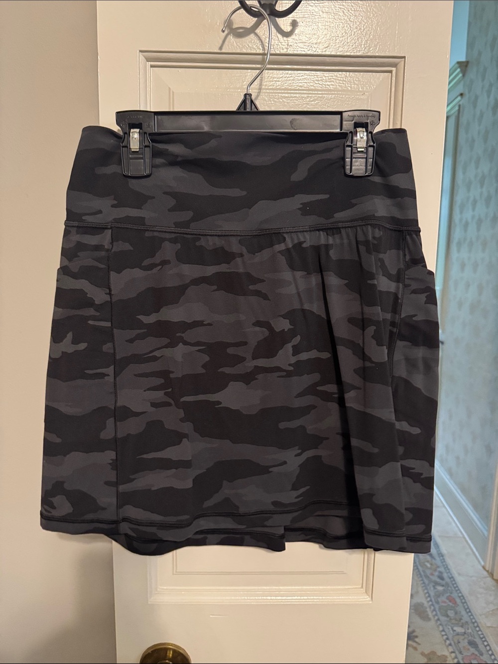Women’s Camo Performance Skort- Black/Grey